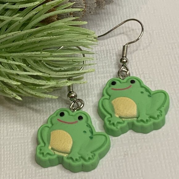 Frog Earring, Amphibian Earring, Silly Animal Earring, Gift Idea, Frog Jewelry - Picture 2 of 9